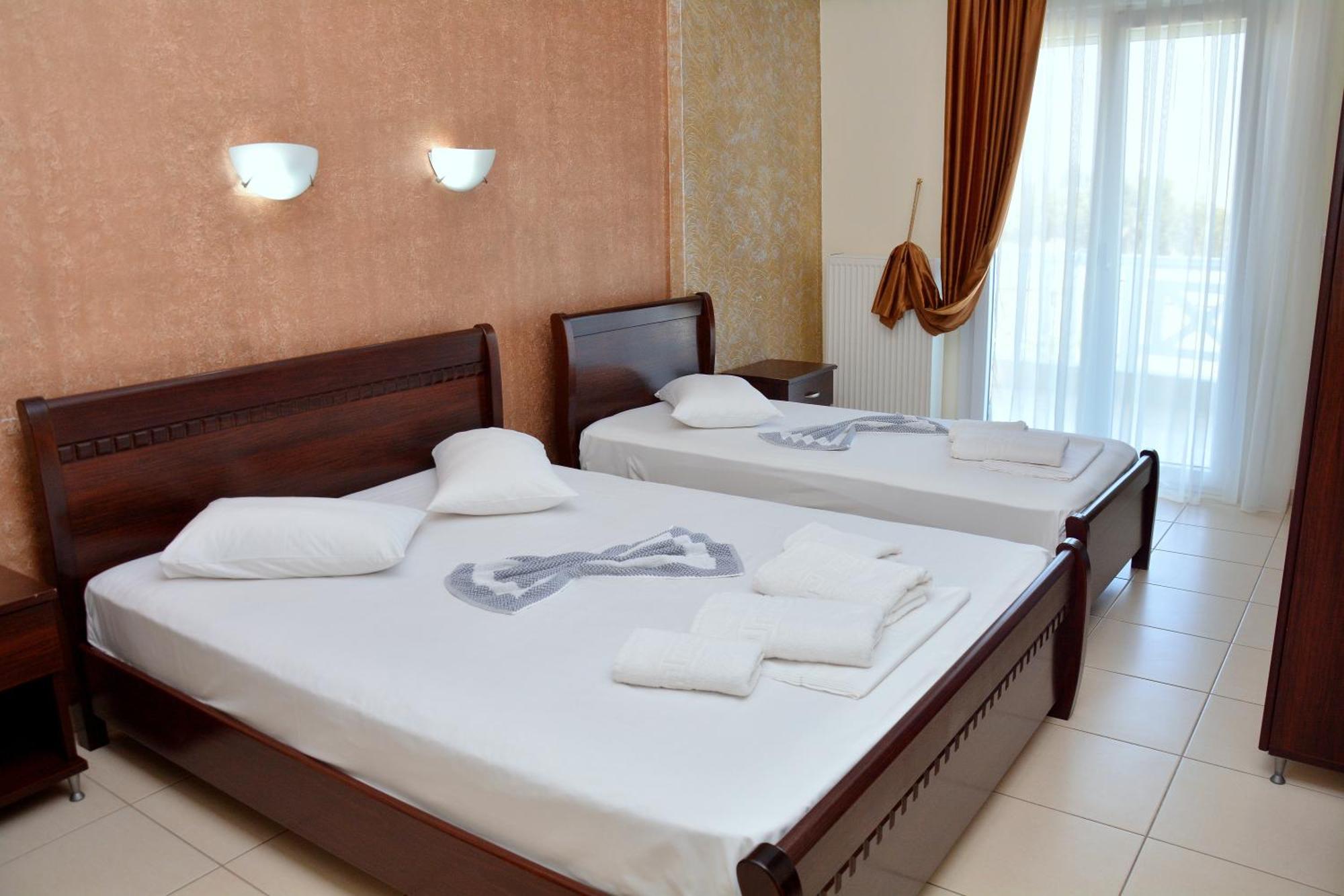 Hotel Paris ปาราเลียกาเตอรีนิส ภายนอก รูปภาพ