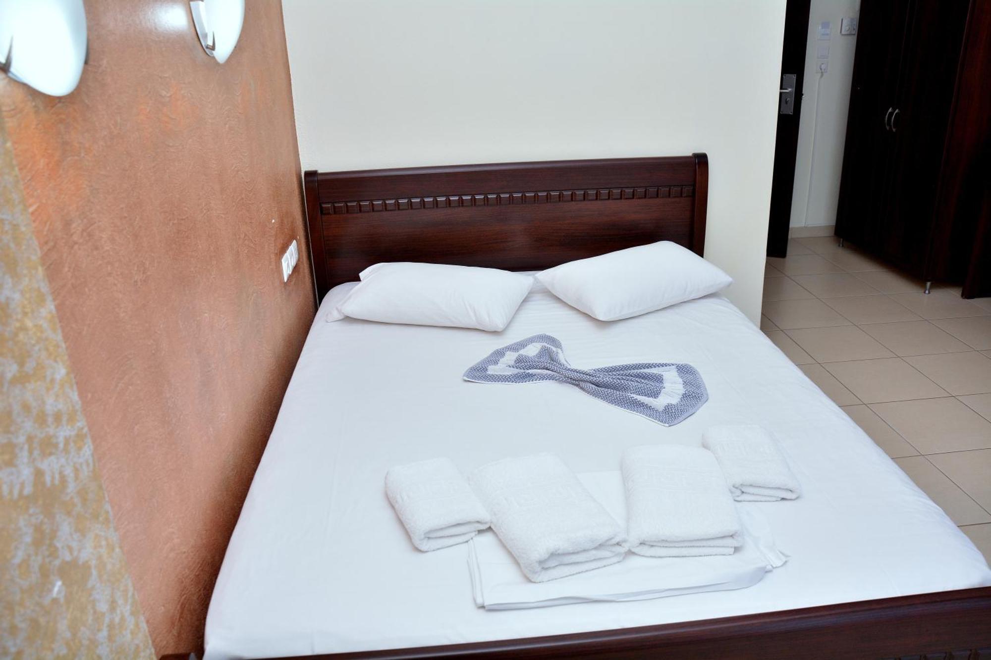Hotel Paris ปาราเลียกาเตอรีนิส ภายนอก รูปภาพ