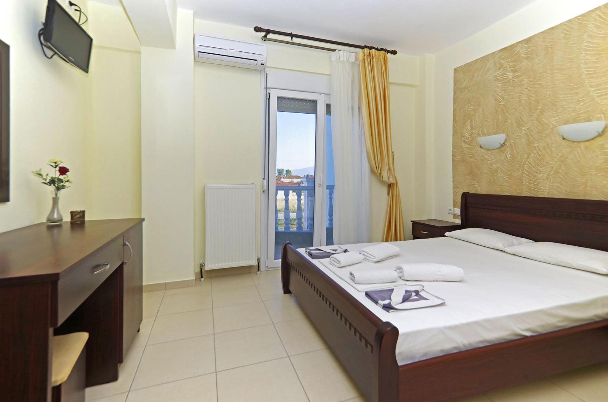 Hotel Paris ปาราเลียกาเตอรีนิส ภายนอก รูปภาพ